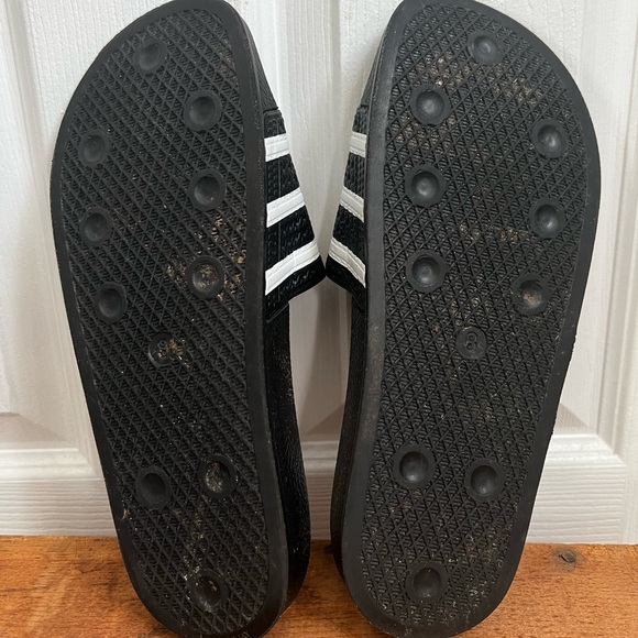 Adidas Classic Slides - Picture 4 of 5